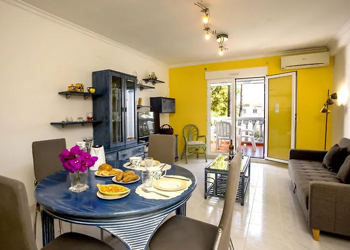 Апартаменти La Giralda F By Interhome